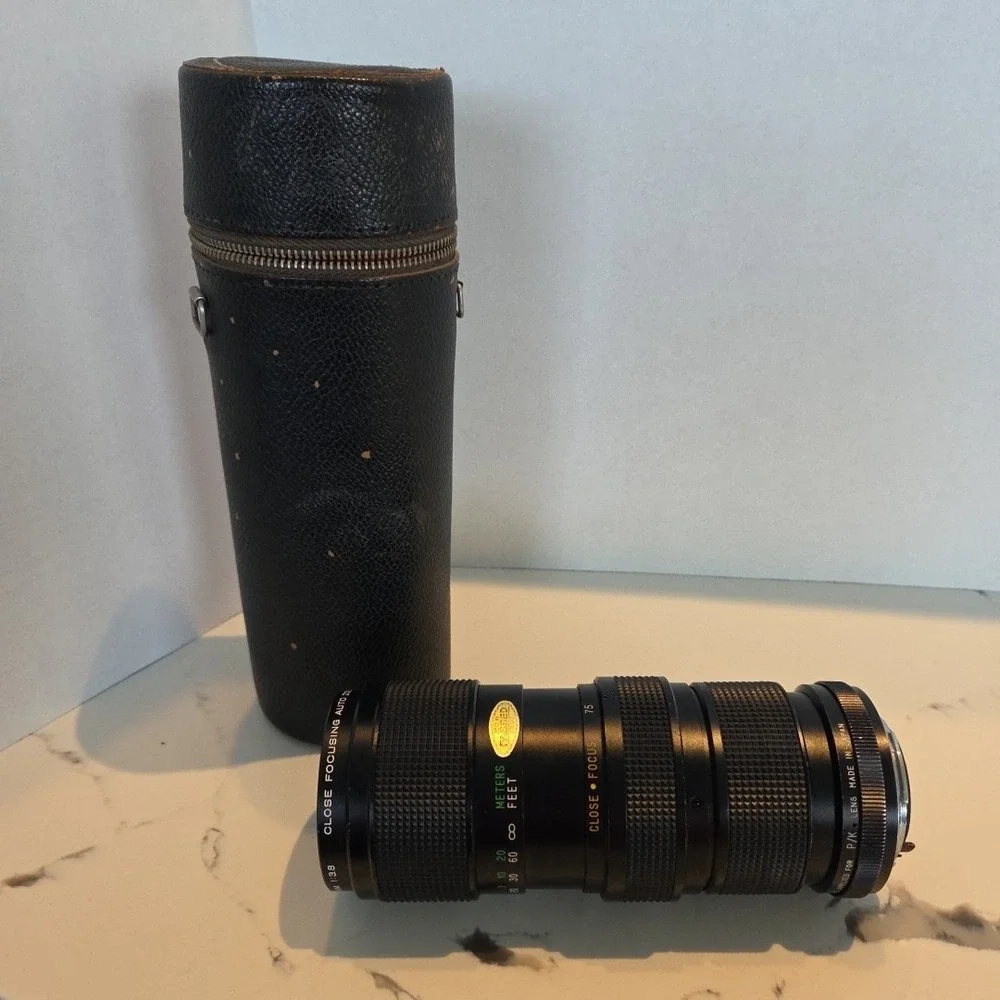 Vintage Vivitar 75-205 mm 1:3.8 Close Focusing Auto Zoom Lens Asanuma Case